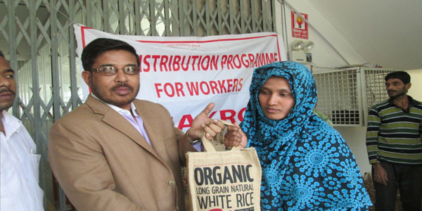 Distributing Rice