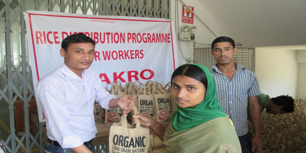 Distributing Rice